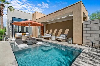 446 Fountain Dr in Palm Springs, CA - Building Photo - Building Photo