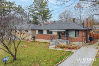 3 + 1 Bed 1.5 Bath Ranch Home in Peaceful  in Chatham, ON - Building Photo - Building Photo