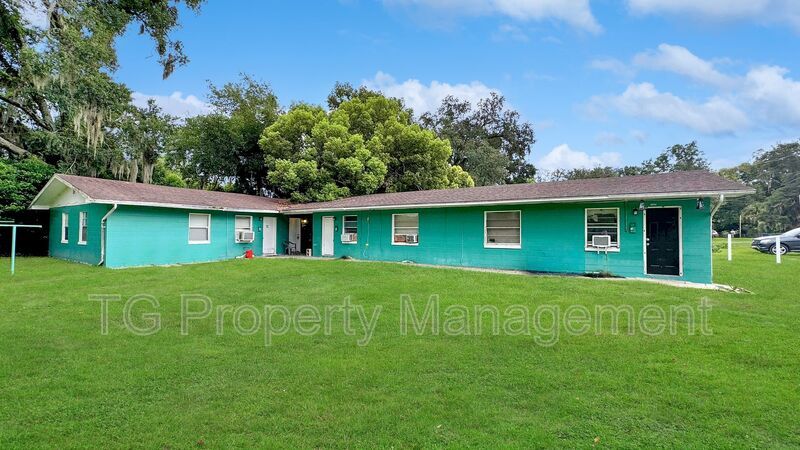 7459 Grant Ave in Jacksonville, FL - Foto de edificio