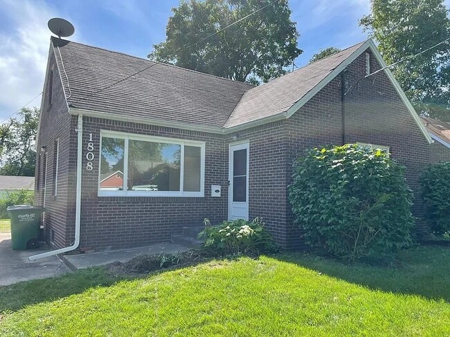 property at 1808 Elm St