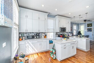 2526 N Rockwell St, Unit 2 in Chicago, IL - Building Photo - Building Photo