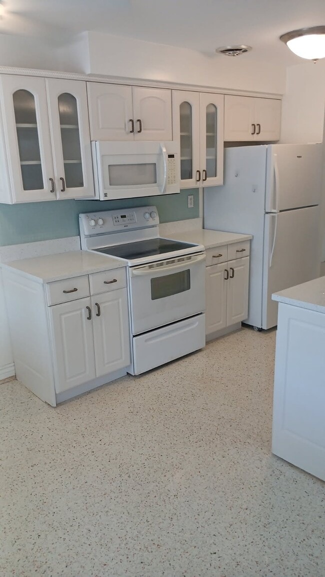 941 Highland Ave, Unit C