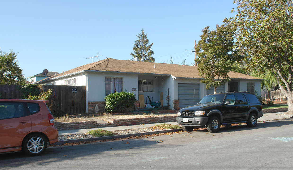 524-528 E McKinley Ave in Sunnyvale, CA - Foto de edificio