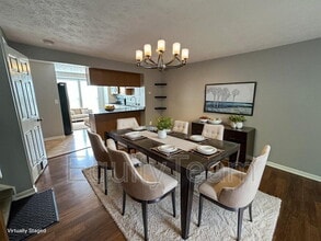 753 Woodlyn Dr S in Cincinnati, OH - Building Photo - Building Photo