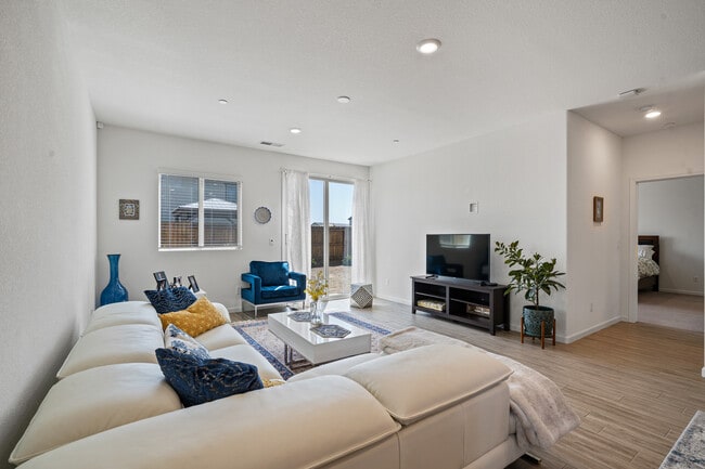 3324 Pruett Dr in Roseville, CA - Building Photo - Building Photo