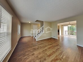 392 Old Ivory Ct in Blacklick, OH - Foto de edificio - Building Photo