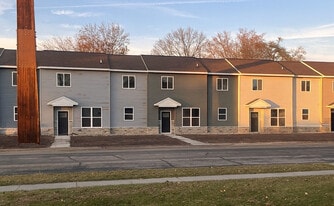 400 Sherman in Mauston, WI - Building Photo