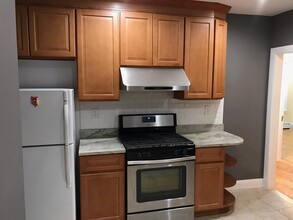 20 Stearns Ave, Unit 1st in Medford, MA - Foto de edificio - Building Photo