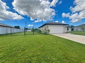 2948 SW 6th Ave in Cape Coral, FL - Building Photo