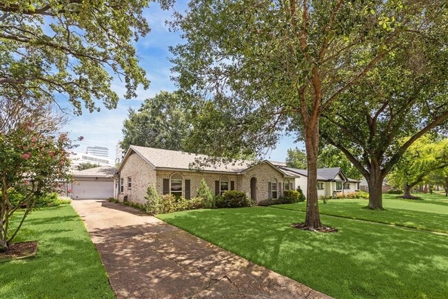 14130 Britoak Ln in Houston, TX - Building Photo - Building Photo