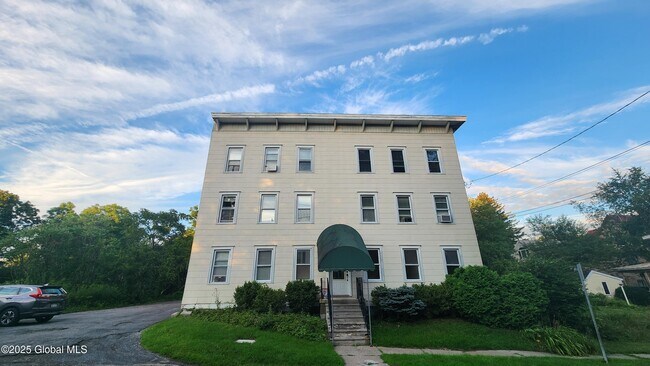 property at 18 Russell St