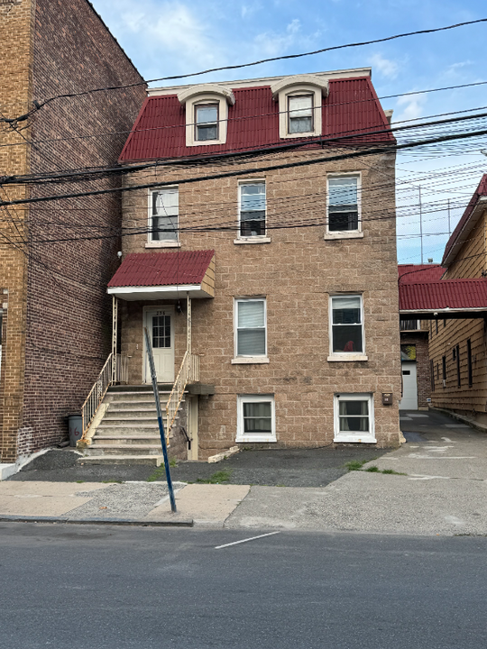 236 Ogden Ave. in Jersey City, NJ - Building Photo