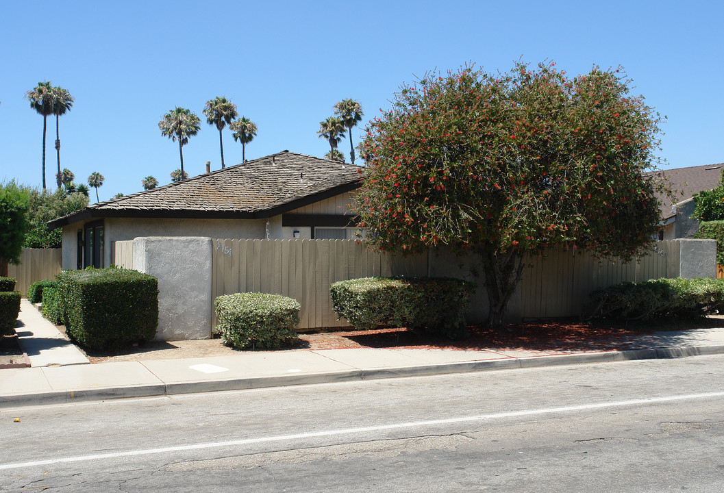 2151-2153 N Ventura Rd in Oxnard, CA - Building Photo