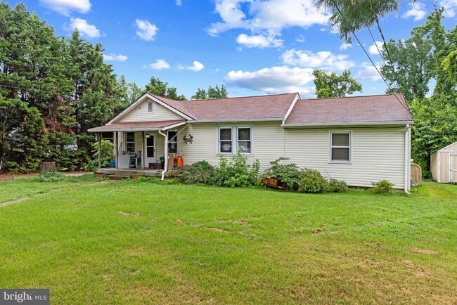 8002 Fort Smallwood Rd in Riviera Beach, MD - Building Photo - Building Photo