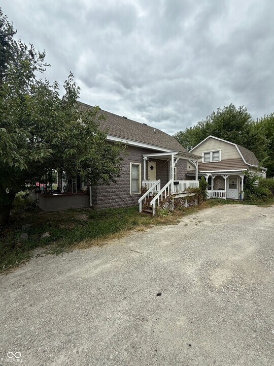 109 N Jefferson St in Brownsburg, IN - Building Photo
