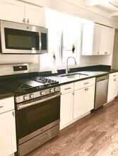 3148 N Clifton Ave, Unit Clifton Unit 2 in Chicago, IL - Foto de edificio - Building Photo