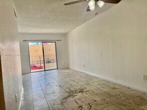 1051 SW 1st St in Miami, FL - Foto de edificio - Building Photo