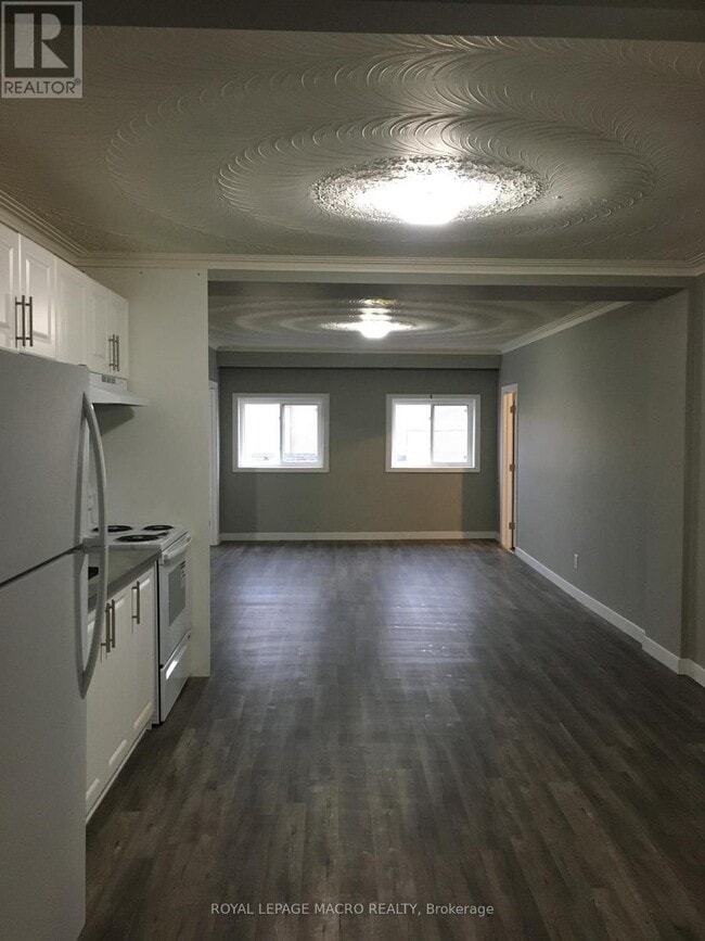 property at 162-162 Parkdale Ave N