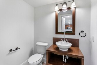 610 Clematis St, Unit 527 in West Palm Beach, FL - Building Photo - Building Photo