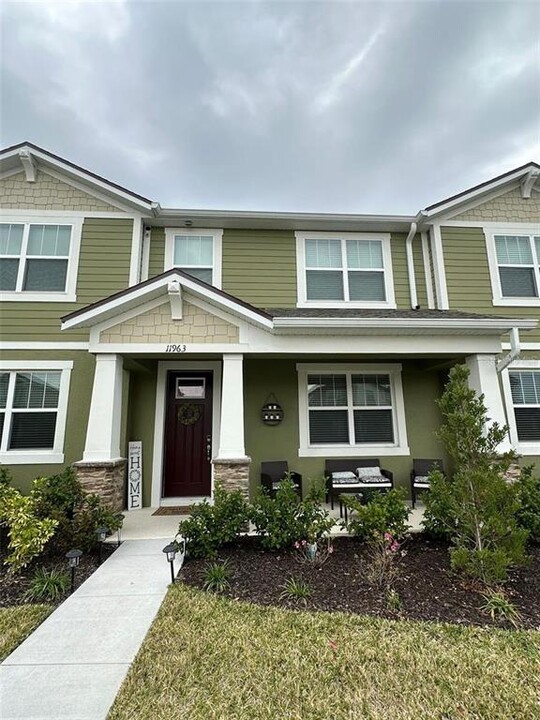 11963 Sunsail Ave in Orlando, FL - Building Photo
