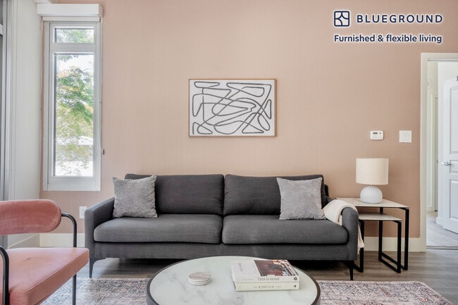 2400 W El Camino Real in Mountain View, CA - Building Photo - Building Photo