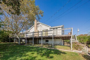 21 Wood Dr in Montauk, NY - Building Photo