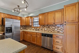 618 E Johnston St in Olathe, KS - Building Photo - Building Photo