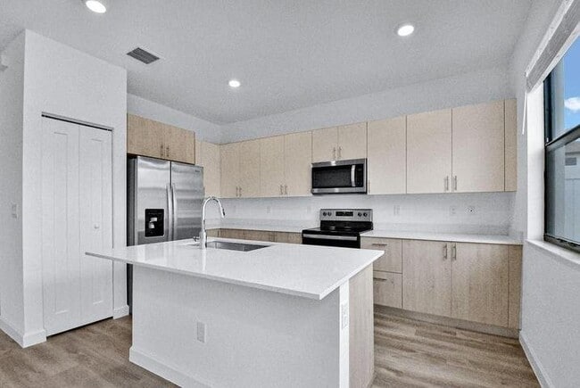 property at 4074 Highland Oaks Dr