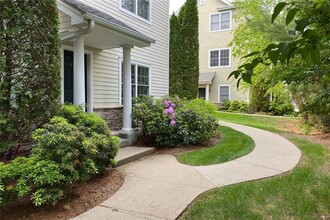 1710 Half Moon Bay Dr in Croton-on-Hudson, NY - Building Photo - Building Photo
