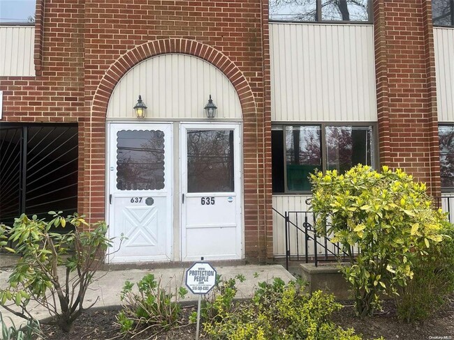 property at 635 Chestnut St