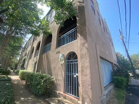 2000 Fairview Ave in Houston, TX - Building Photo