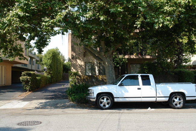 859 Highland Ave in San Mateo, CA - Building Photo - Building Photo