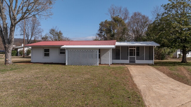 property at 1701 Wakefield Dr NE