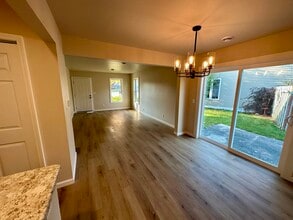 834 Nicholas Ct in Manitowoc, WI - Building Photo - Building Photo
