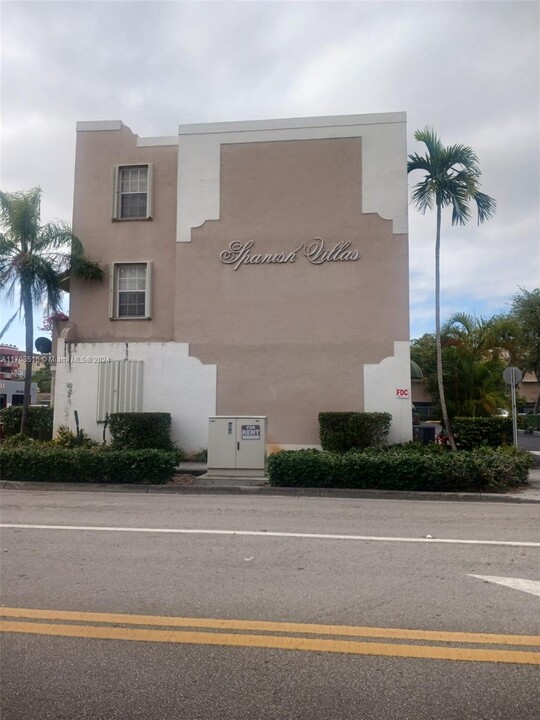 77 E 4th St in Hialeah, FL - Building Photo