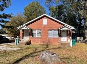 2104-2106 McAllister St in Milan, TN - Building Photo