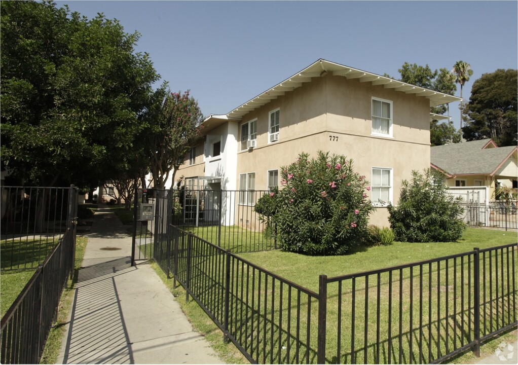 777 N Park Ave, Unit 31 in Pomona, CA - Building Photo