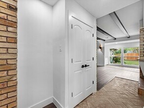 9829 Cedardale Dr in Houston, TX - Building Photo - Building Photo