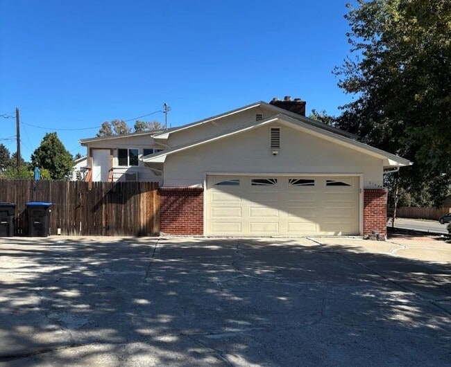 5789 W 64th Ave