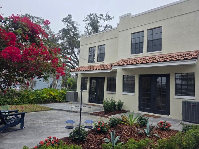 637 Hillcrest St in Orlando, FL - Building Photo - Building Photo