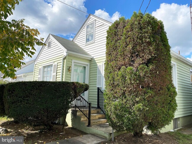 property at 212 N Western Ave