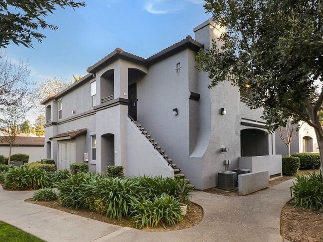 property at 5201 Laguna Oaks Dr