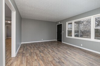 916 E Farm Rd 182 in Springfield, MO - Building Photo - Building Photo