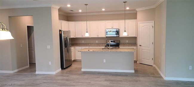 property at 11632 Onyx Cir