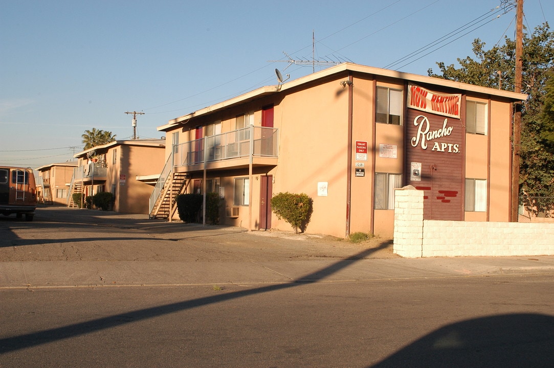 Rancho Apartments in Riverside, CA - Foto de edificio