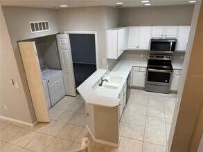 2586 Grand Central Pkwy in Orlando, FL - Building Photo - Building Photo