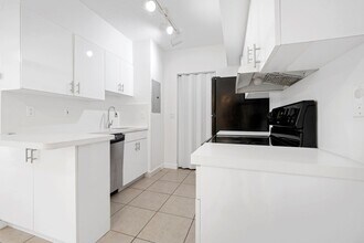 3231 Sabal Palm Mnr in Davie, FL - Building Photo - Building Photo