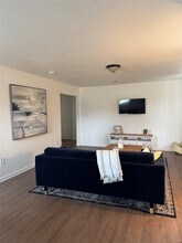 5607 Collins Rd in Houston, TX - Building Photo - Building Photo