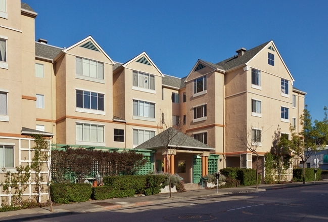 Centertown Apartments in San Rafael, CA - Building Photo