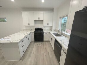 5047 Campanile Dr in San Diego, CA - Building Photo - Building Photo